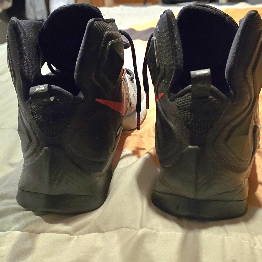 Nike Gray and Black Athletic Shoes - Picture 5 of 5